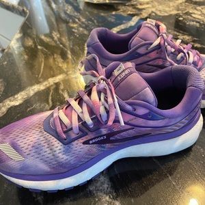 Brooks ghost 11